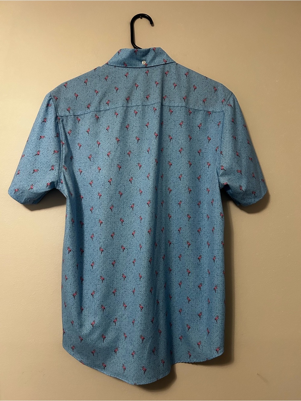 Men's Light Blue Short-Sleeve Button-Down Shirt with Flamingo Print, Size S - Picture 6 of 7